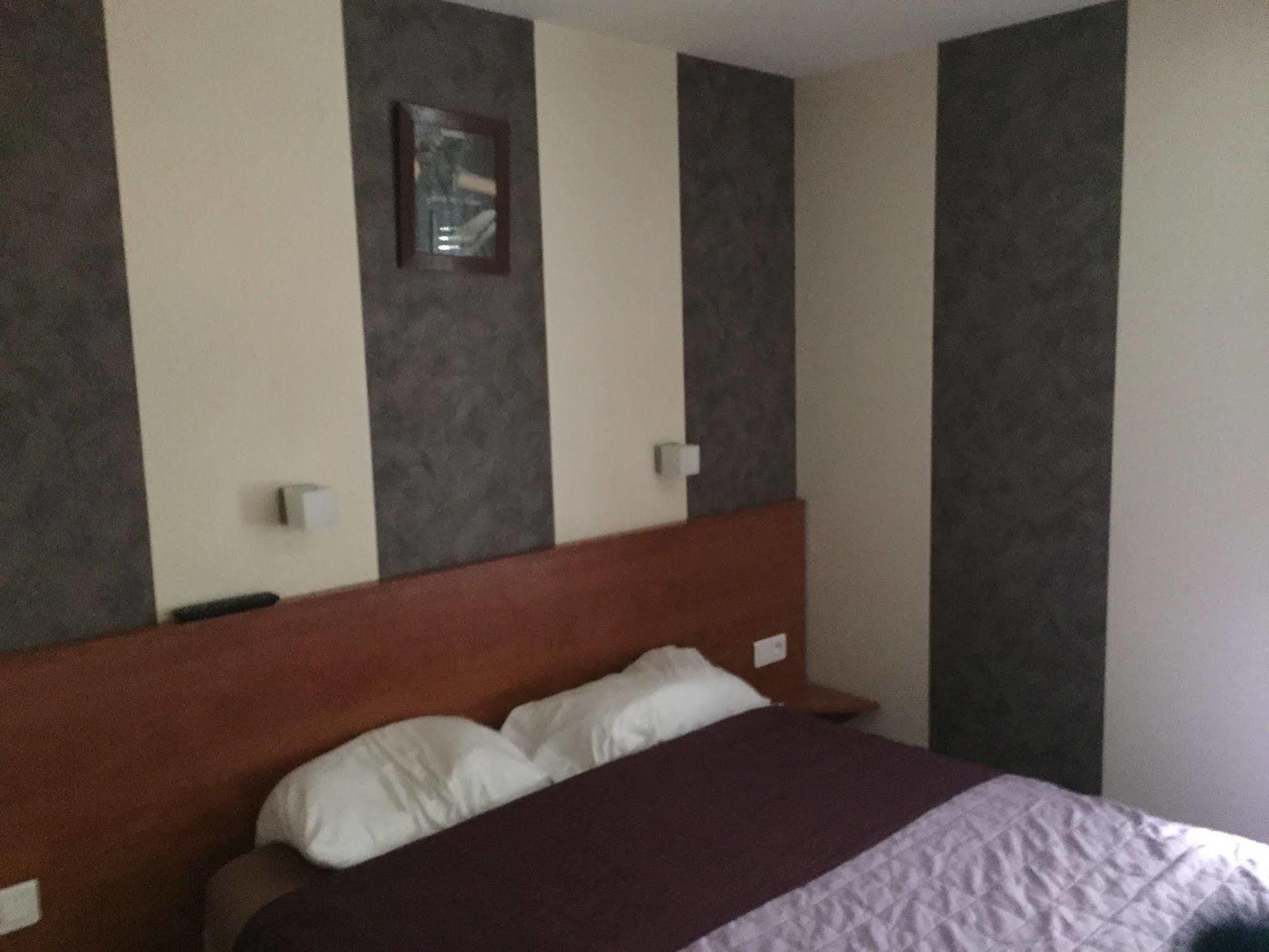 Fasthotel Nimes 卡萨尔格斯 外观 照片